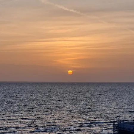 Sunset Seaview Apartment